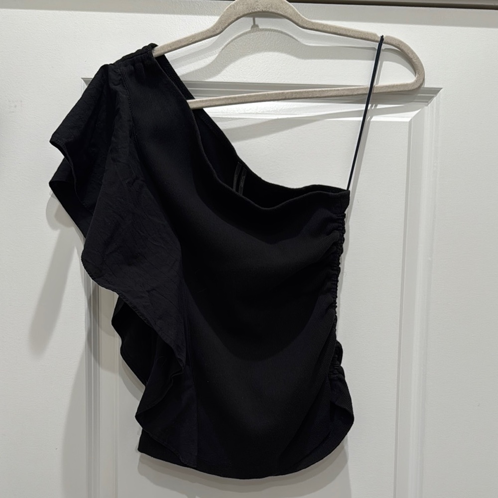 Chic Black One-Shoulder Top size‎ small